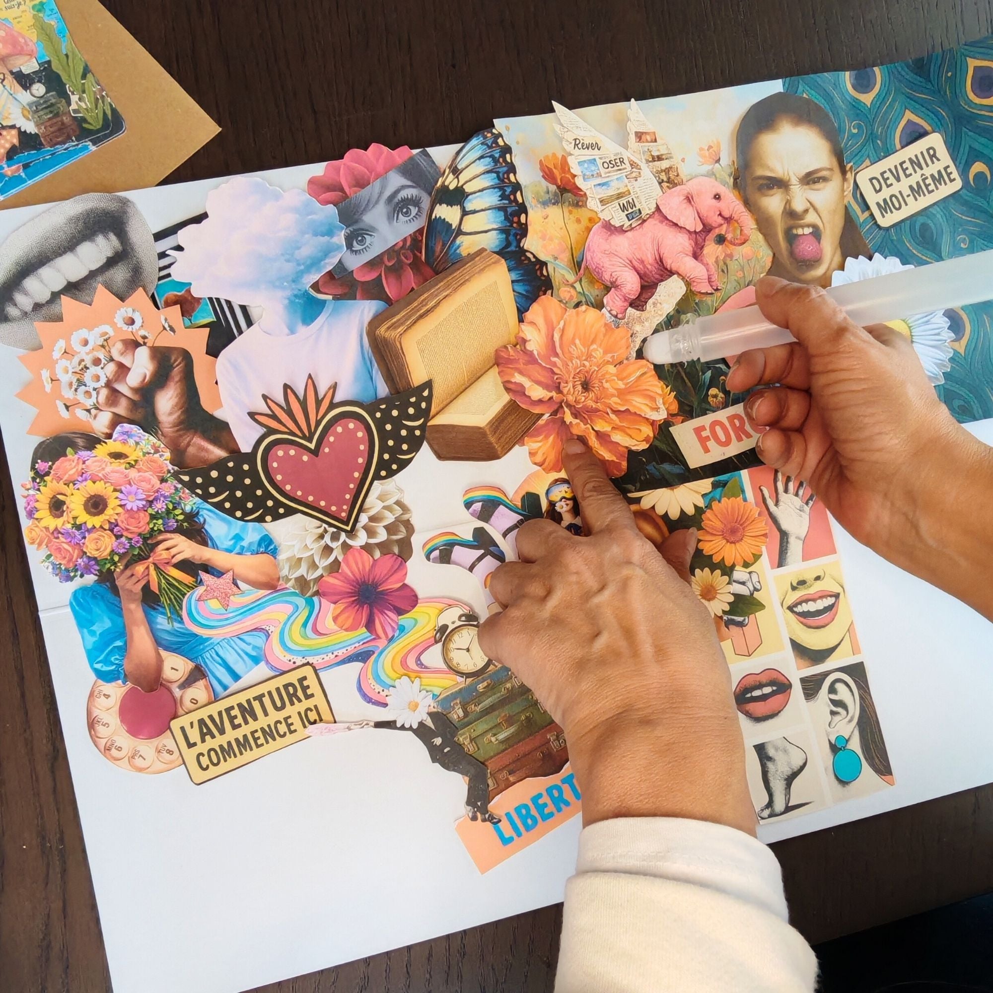 Création d’un collage final symbolique permettant d’ancrer et de rendre visible ses émotions et intentions