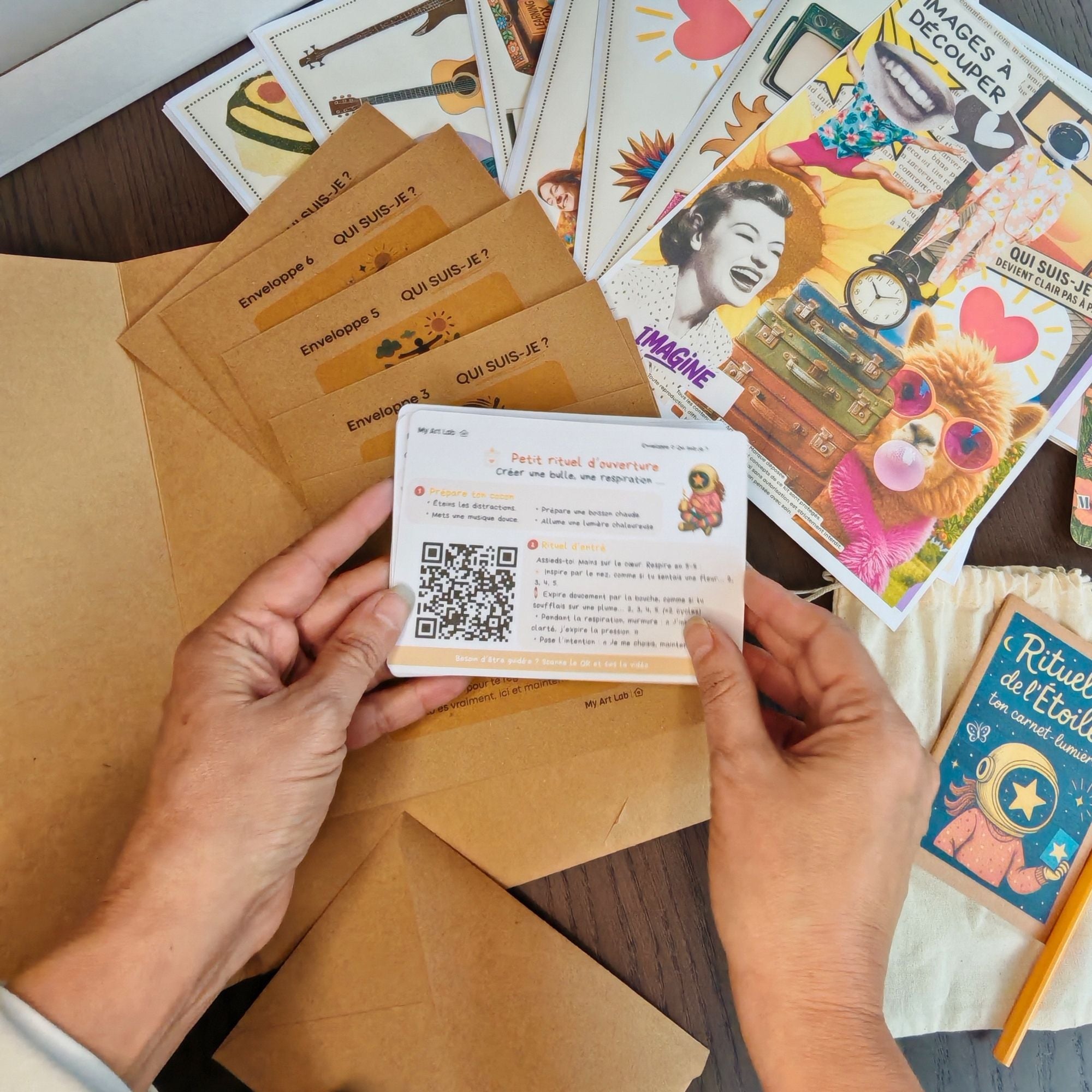 Lecture de cartes et questions guidées My Art Lab pour clarifier ses pensées et explorer ses émotions