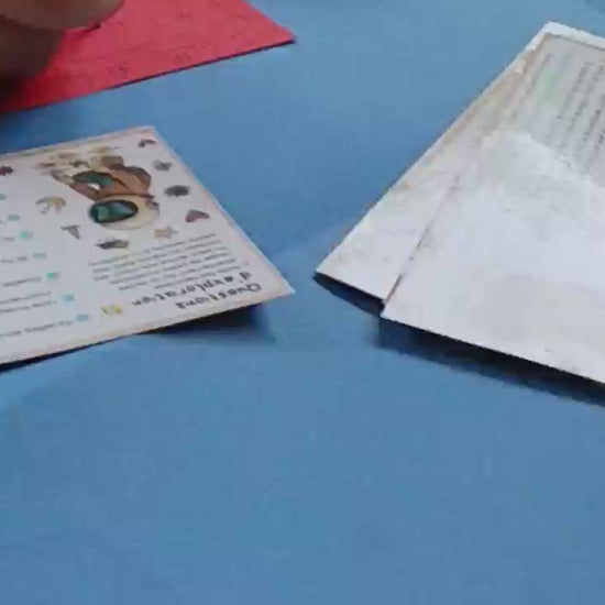 Démonstration d’un collage intuitif réalisé par une adolescente avec le coffret Colle ton Flow d’Émotions